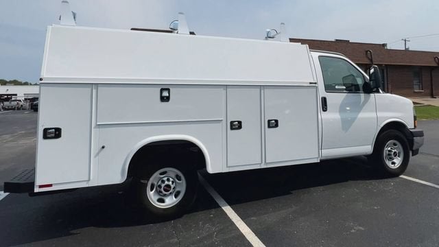2025 GMC Savana Cutaway 3500 1WT