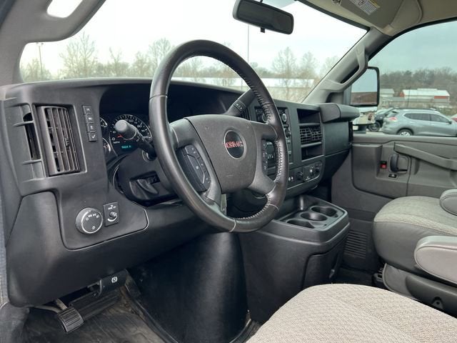 2020 GMC Savana Cutaway 3500 Work Van