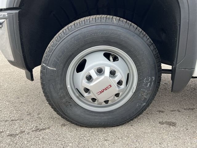 2025 GMC Sierra 3500 HD Chassis Cab Pro