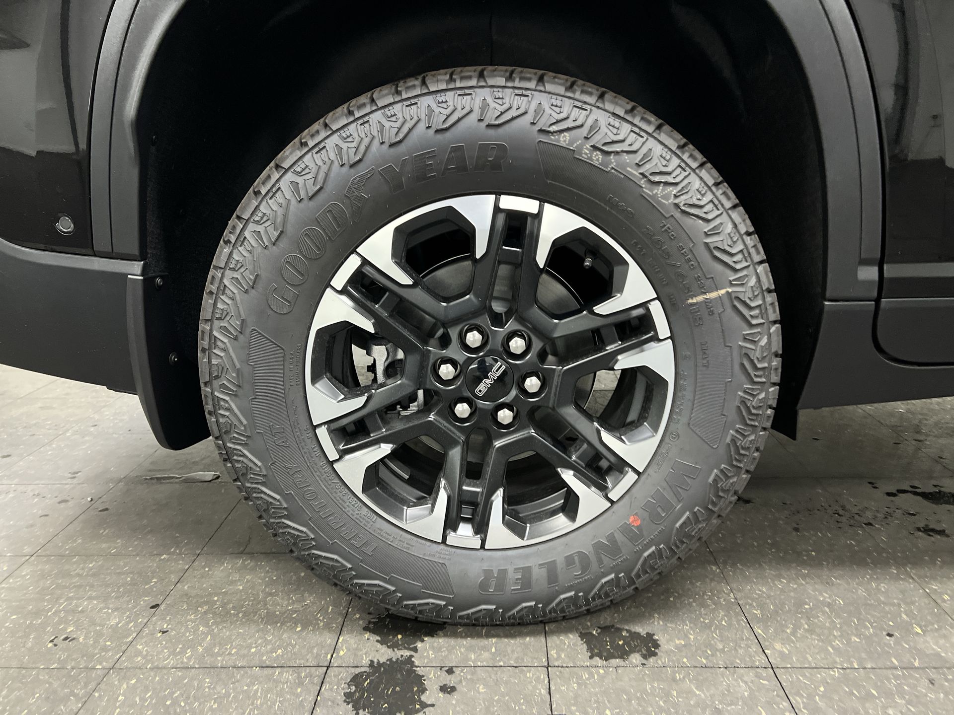 2027 GMC Acadia AT4