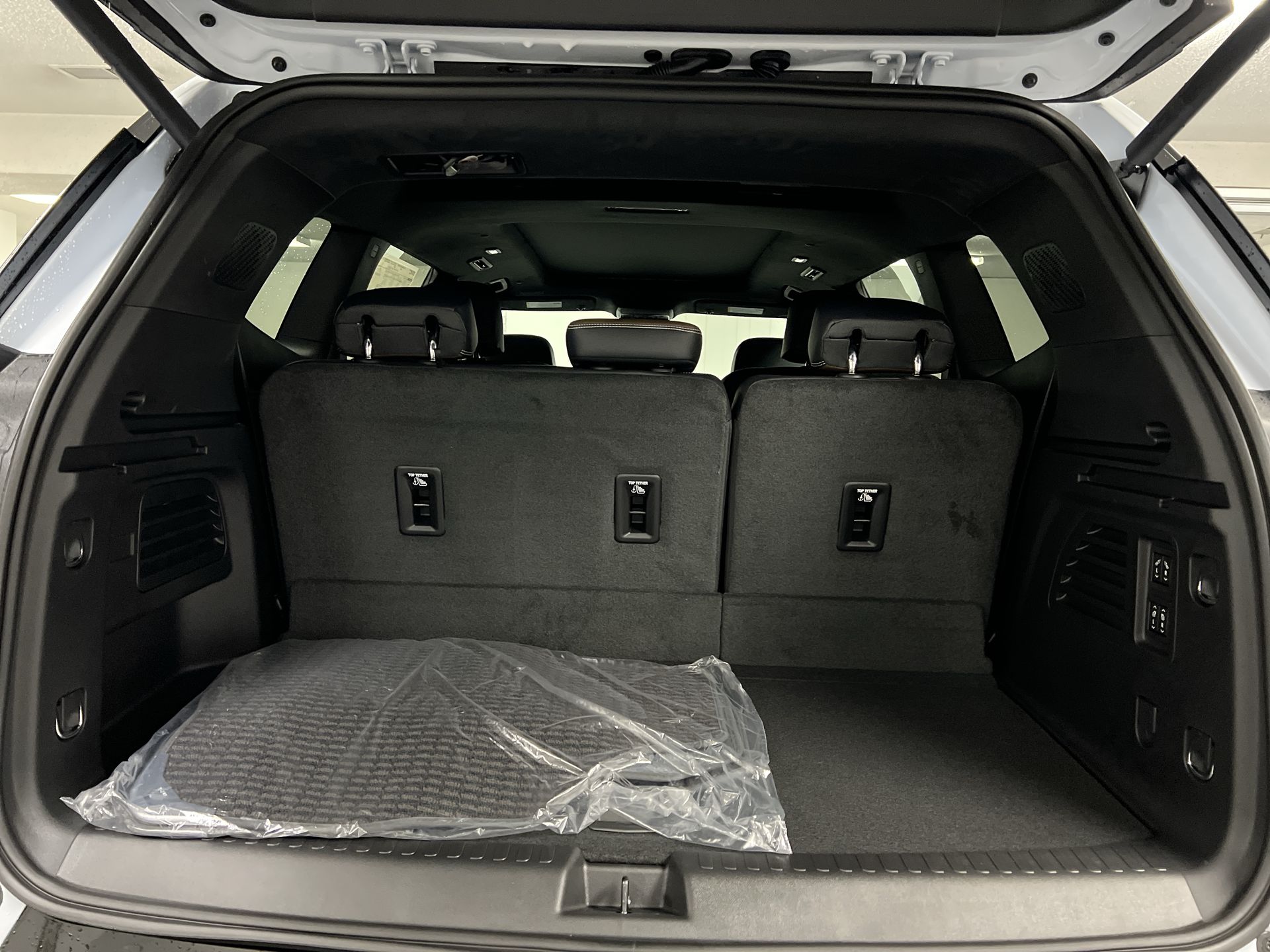 2027 GMC Acadia Denali Ultimate