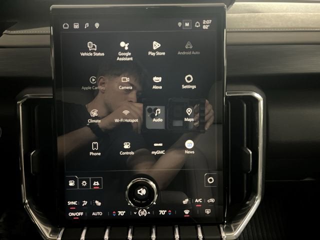 2024 GMC Acadia Elevation