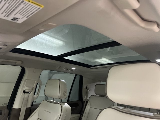 2023 GMC Yukon Denali - Photo 19