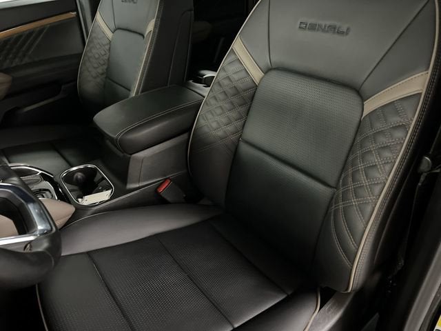 2025 GMC Canyon Denali