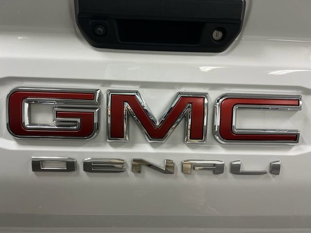 2023 GMC Canyon Denali
