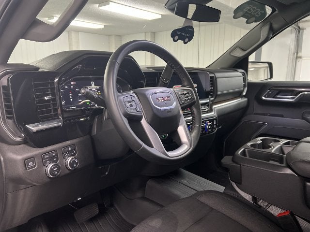 2025 GMC Sierra 1500 SLE
