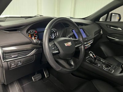 2023 Cadillac XT4 Sport