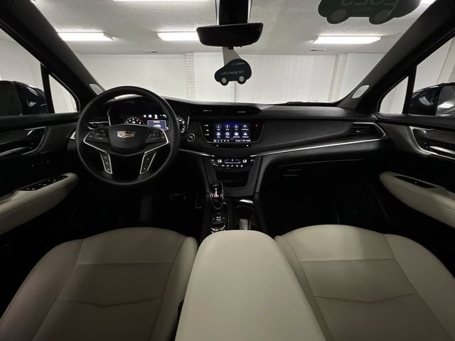 2025 Cadillac XT5 Sport