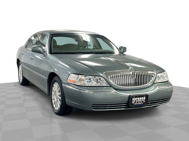 2004 Lincoln Town Car Signature