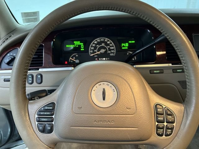 2004 Lincoln Town Car Signature