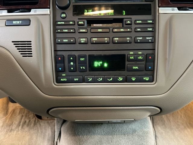 2004 Lincoln Town Car Signature