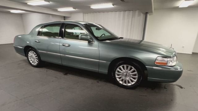 2004 Lincoln Town Car Signature