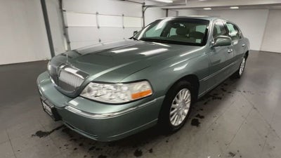 2004 Lincoln Town Car Signature