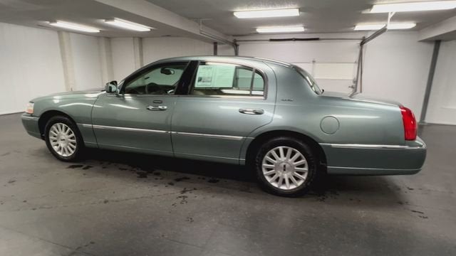 2004 Lincoln Town Car Signature