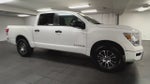 2024 Nissan TITAN Crew Cab SV 4x4