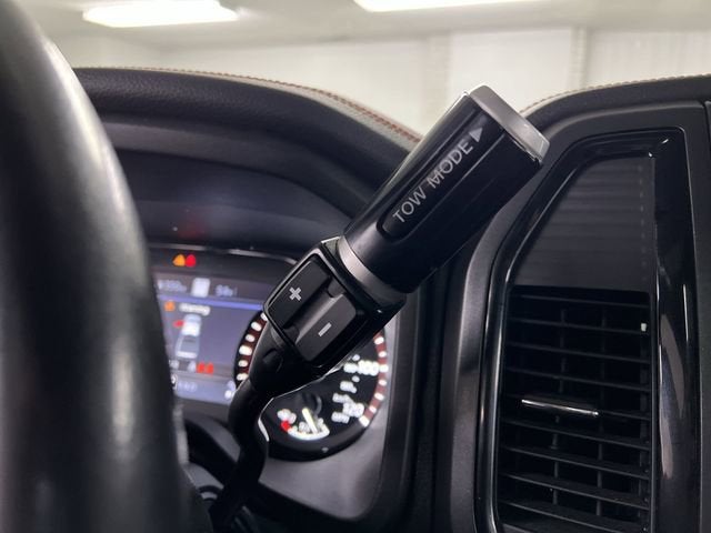 2021 Nissan TITAN Crew Cab PRO-4X 4x4