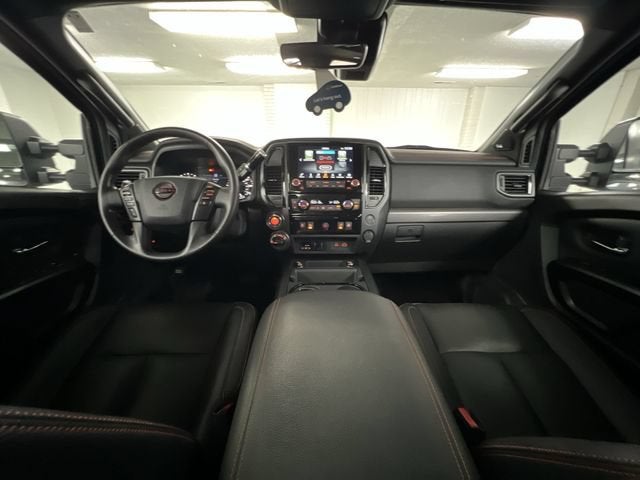 2024 Nissan TITAN Crew Cab PRO-4X 4x4
