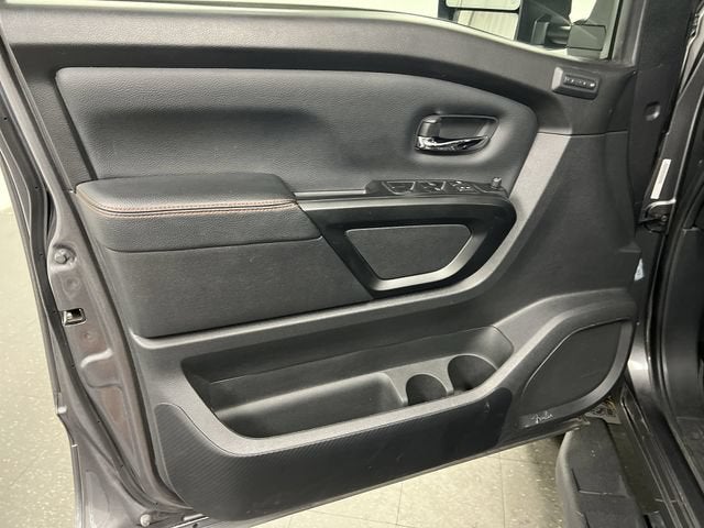 2024 Nissan TITAN Crew Cab PRO-4X 4x4