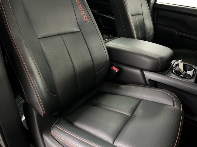 2024 Nissan TITAN Crew Cab PRO-4X 4x4