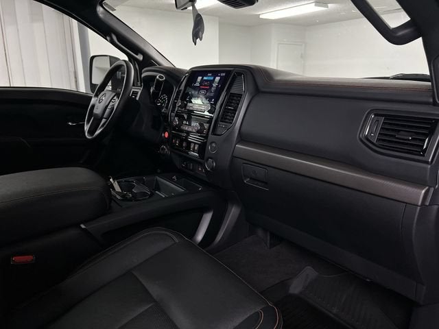 2024 Nissan TITAN Crew Cab PRO-4X 4x4