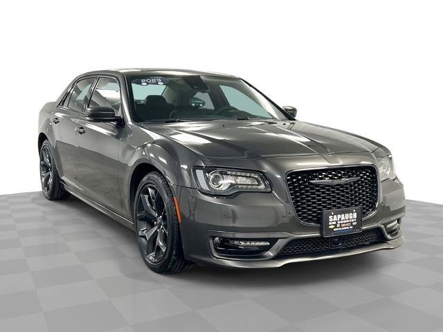 2023 Chrysler 300 Touring L