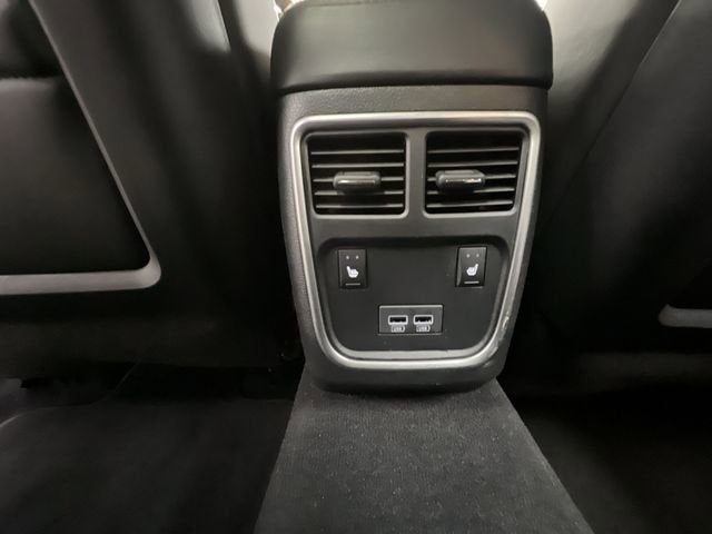 2023 Chrysler 300 Touring L