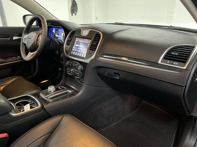 2023 Chrysler 300 Touring L