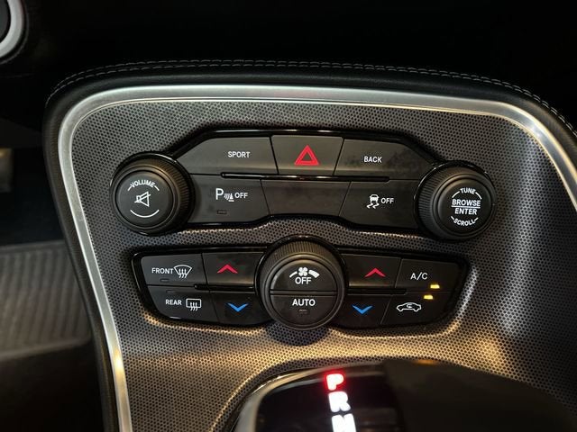 2016 Dodge Challenger SXT Plus