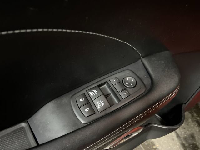 2016 Dodge Challenger SXT Plus