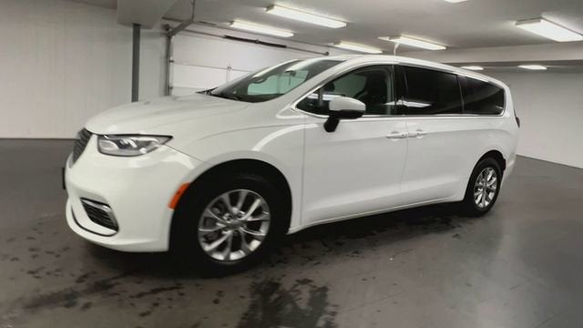 2023 Chrysler Pacifica Touring L AWD