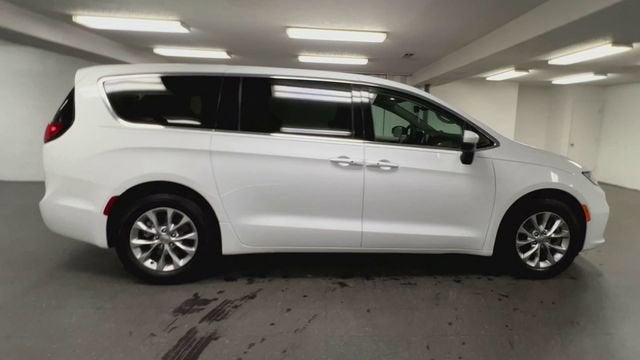 2023 Chrysler Pacifica Touring L AWD