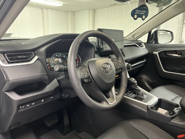 2025 Toyota RAV4 XLE Premium - Photo 10