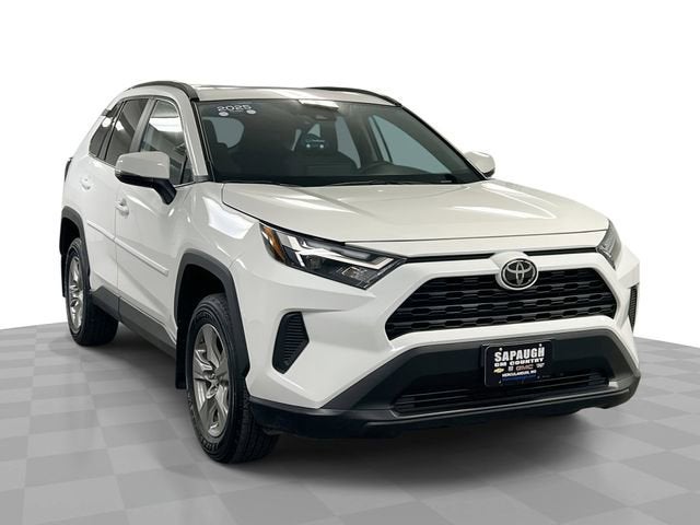 2025 Toyota RAV4 XLE AWD's photo