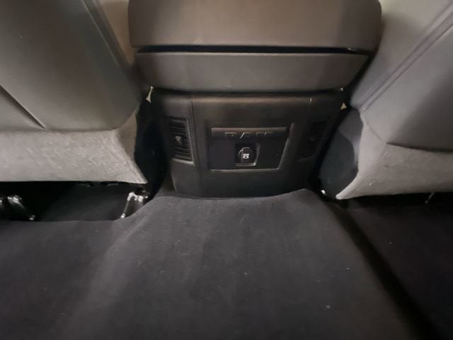 2018 RAM 1500 Big Horn Crew Cab 4x4 5'7" Box