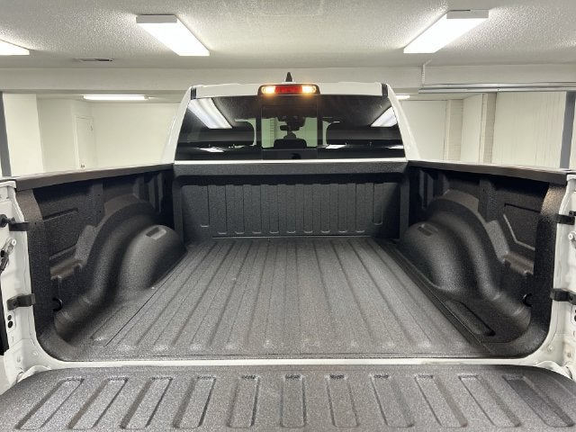 2026 RAM 1500 Express Crew Cab 4x4 5'7" Box