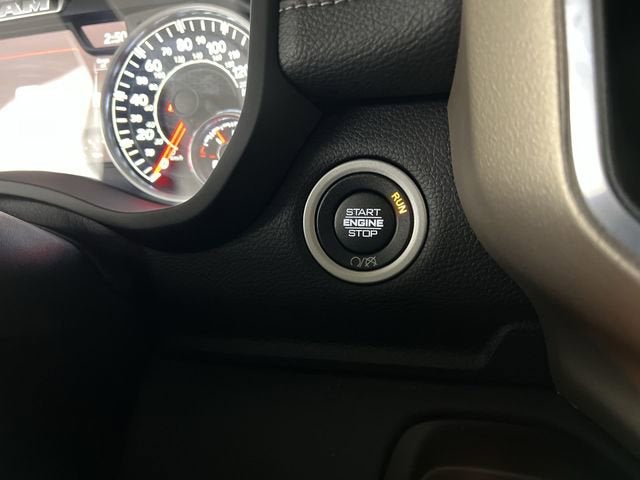 2022 RAM 2500 Laramie Crew Cab 4x4 6'4" Box