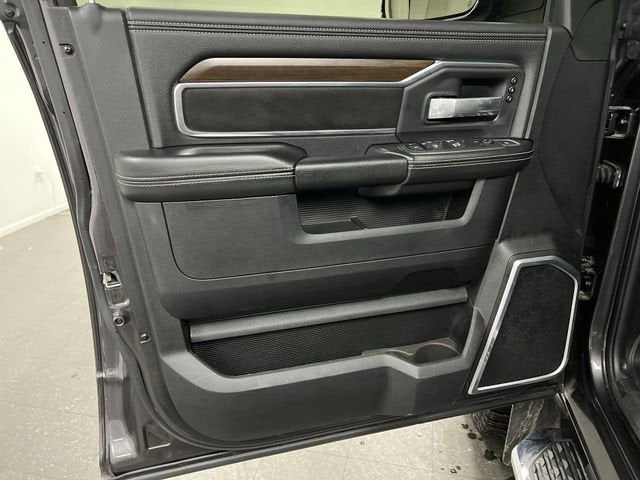 2022 RAM 2500 Laramie Crew Cab 4x4 6'4" Box