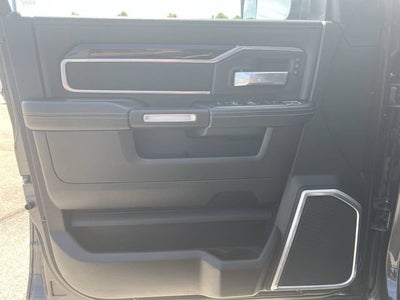 2019 RAM 2500 Laramie Crew Cab 4x4 6'4" Box