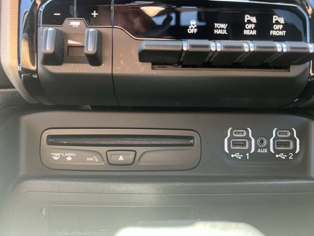 2019 RAM 2500 Laramie Crew Cab 4x4 6'4" Box