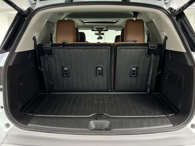 2025 Nissan Pathfinder Platinum 4WD