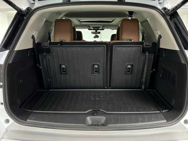 2025 Nissan Pathfinder Platinum 4WD