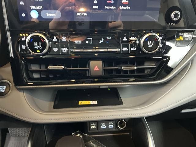 2024 Toyota Highlander Platinum