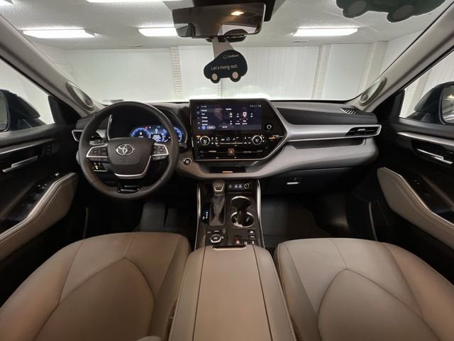 2024 Toyota Highlander Platinum