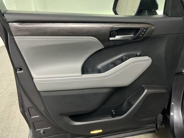 2024 Toyota Highlander Platinum