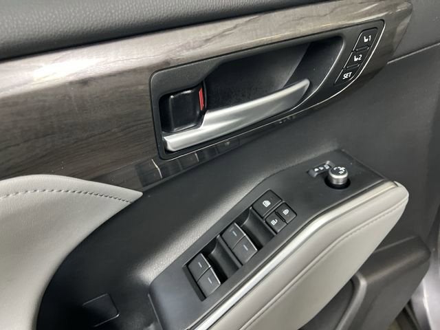 2024 Toyota Highlander Platinum