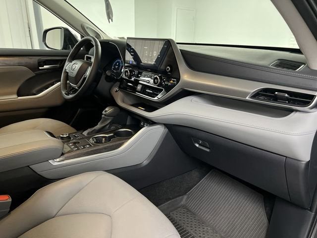 2024 Toyota Highlander Platinum