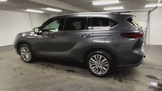 2024 Toyota Highlander Platinum