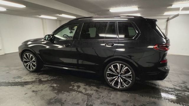 2024 BMW X7 M60i