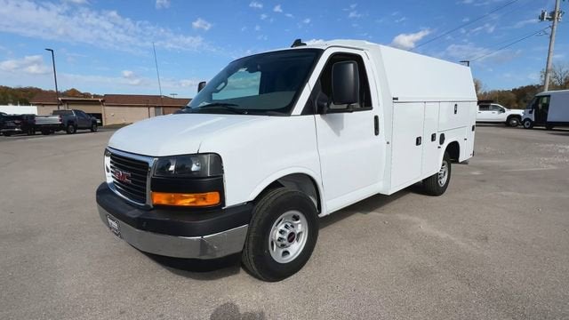 2025 GMC Savana Cutaway 3500 1WT
