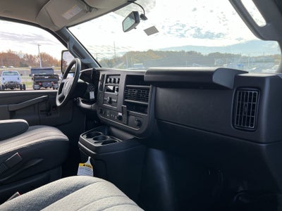 2025 GMC Savana Cutaway 3500 1WT